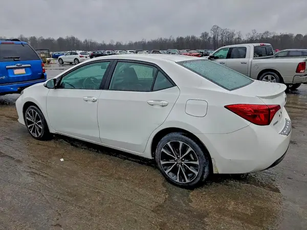 2T1BURHE5JC063880 2018 TOYOTA COROLLA - Image 2