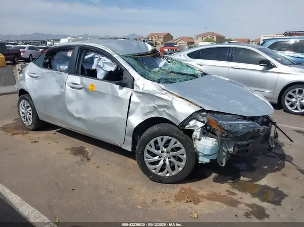 2T1BURHE5JC068433 2018 TOYOTA COROLLA - Image 1