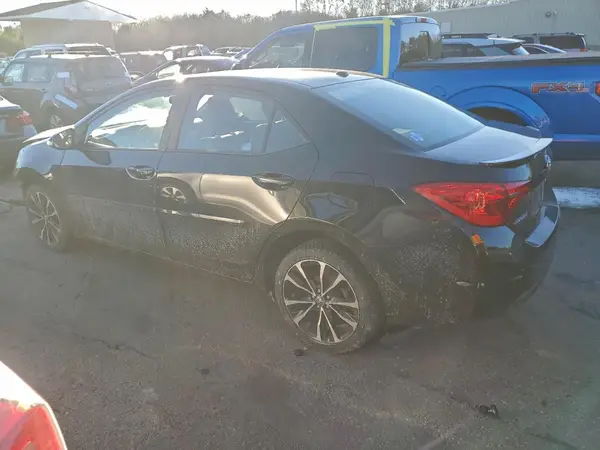 2T1BURHE5JC069615 2018 TOYOTA COROLLA - Image 2