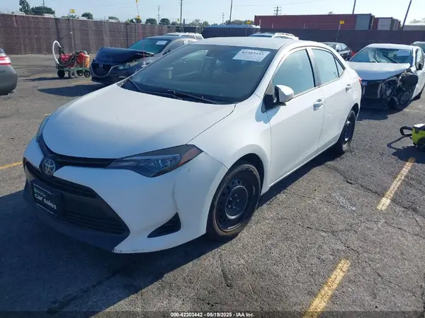 2T1BURHE5JC070263 2018 TOYOTA COROLLA - Image 2