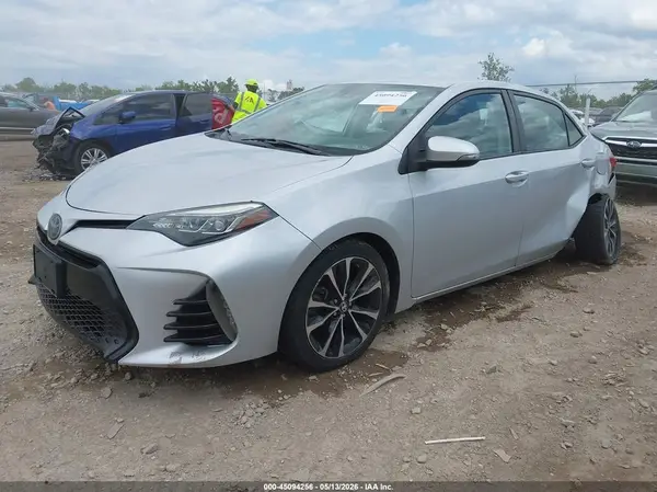 2T1BURHE5JC071235 2018 TOYOTA COROLLA - Image 2