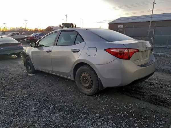 2T1BURHE5JC072577 2018 TOYOTA COROLLA - Image 2