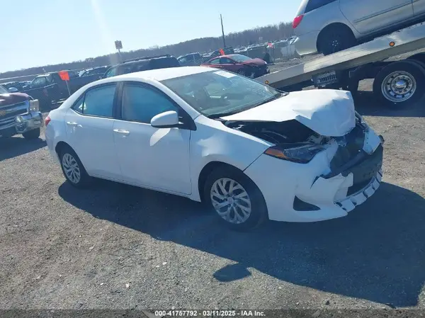 2T1BURHE5JC075916 2018 TOYOTA COROLLA - Image 1