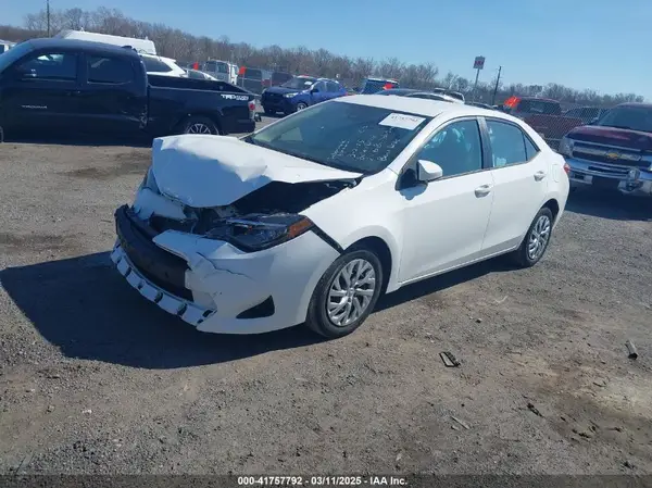 2T1BURHE5JC075916 2018 TOYOTA COROLLA - Image 2