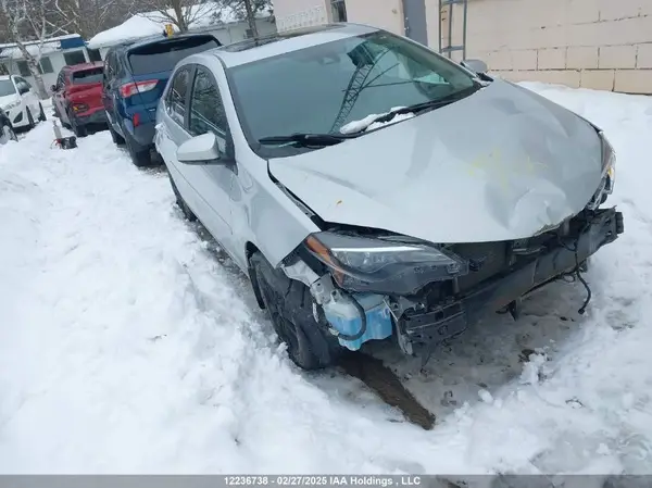 2T1BURHE5JC076144 2018 TOYOTA COROLLA - Image 1