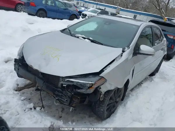 2T1BURHE5JC076144 2018 TOYOTA COROLLA - Image 2
