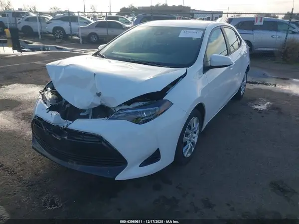 2T1BURHE5JC076290 2018 TOYOTA COROLLA - Image 2