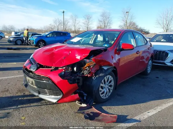 2T1BURHE5JC078475 2018 TOYOTA COROLLA - Image 2