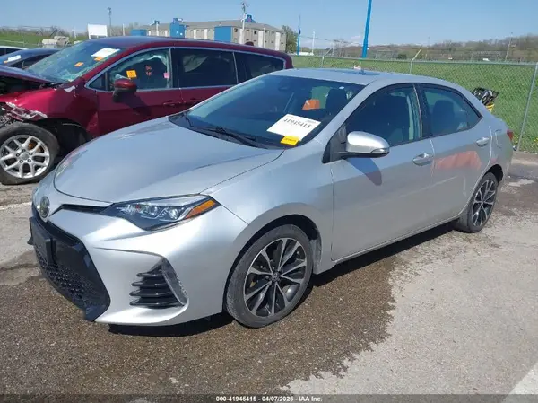 2T1BURHE5JC078864 2018 TOYOTA COROLLA - Image 2