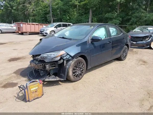 2T1BURHE5JC078895 2018 TOYOTA COROLLA - Image 2
