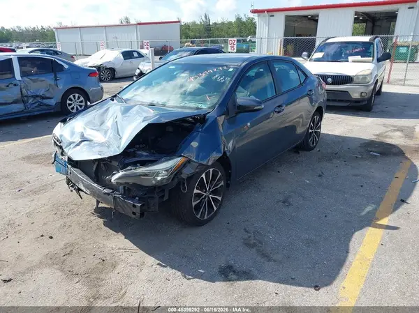 2T1BURHE5JC097303 2018 TOYOTA COROLLA - Image 2