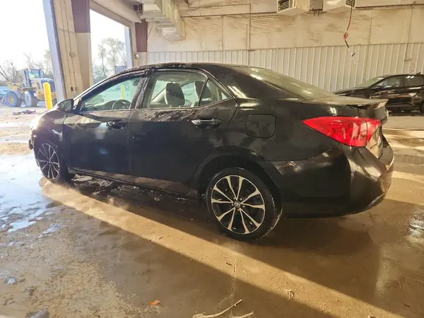 2T1BURHE5JC099407 2018 TOYOTA COROLLA - Image 2
