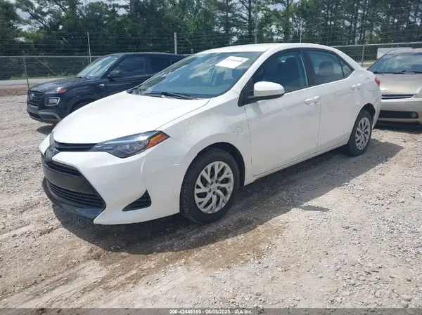 2T1BURHE5JC101043 2018 TOYOTA COROLLA - Image 2