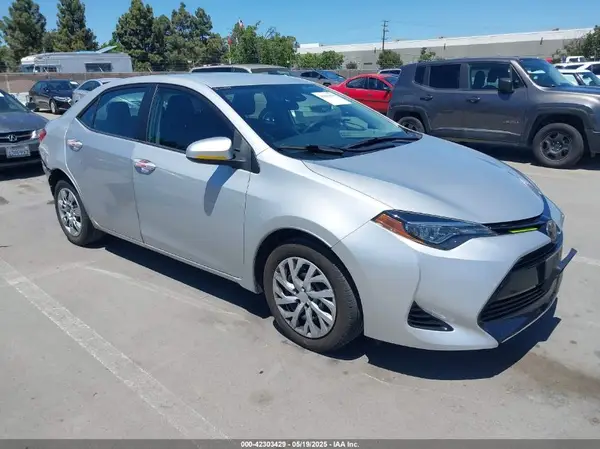 2T1BURHE5JC101432 2018 TOYOTA COROLLA - Image 1