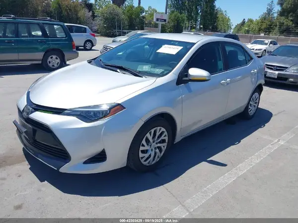 2T1BURHE5JC101432 2018 TOYOTA COROLLA - Image 2