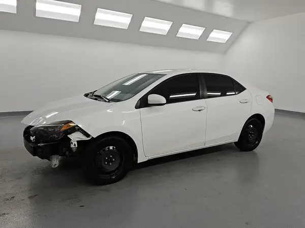 2T1BURHE5JC102063 2018 TOYOTA COROLLA - Image 1