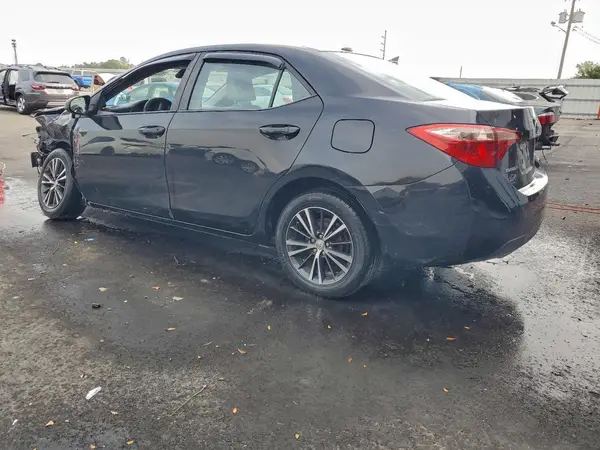 2T1BURHE5JC104069 2018 TOYOTA COROLLA - Image 2
