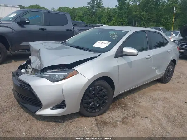 2T1BURHE5JC105822 2018 TOYOTA COROLLA - Image 2