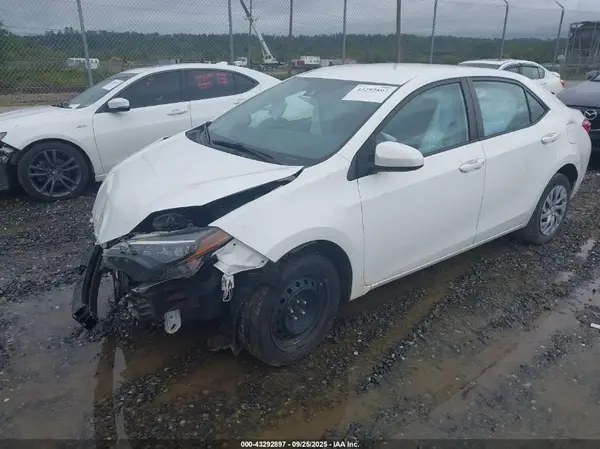 2T1BURHE5JC106856 2018 TOYOTA COROLLA - Image 2