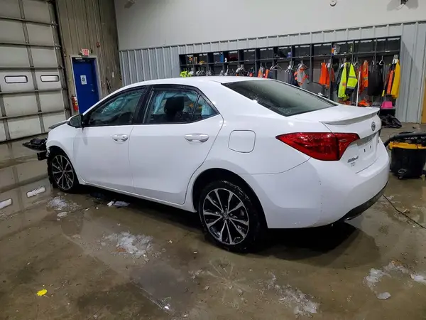 2T1BURHE5JC109028 2018 TOYOTA COROLLA - Image 2