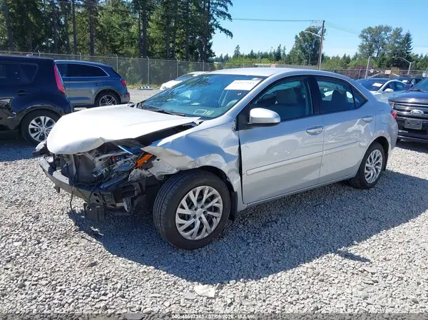 2T1BURHE5JC109143 2018 TOYOTA COROLLA - Image 2