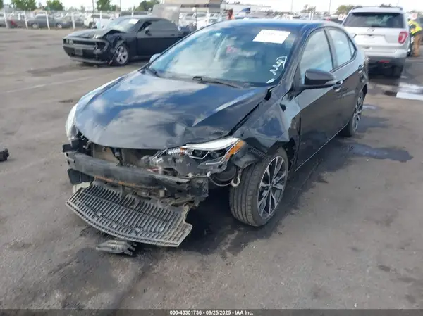 2T1BURHE5JC110079 2018 TOYOTA COROLLA - Image 2