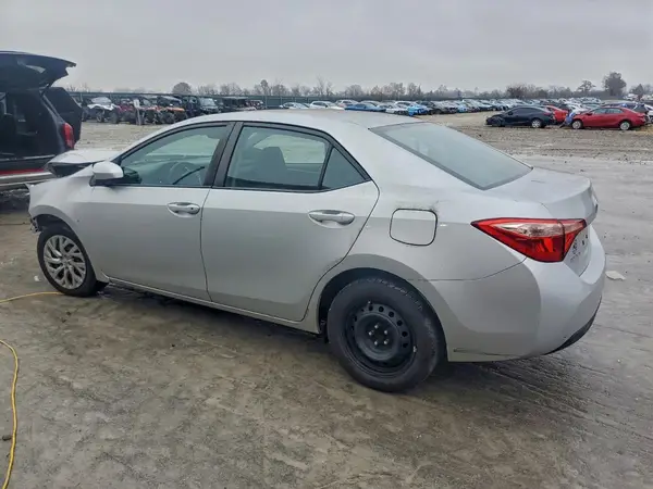 2T1BURHE5JC114715 2018 TOYOTA COROLLA - Image 2
