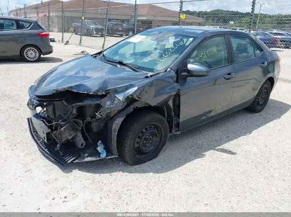 2T1BURHE5JC118358 2018 TOYOTA COROLLA - Image 2