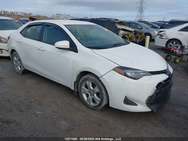 2T1BURHE5JC118652 2018 TOYOTA COROLLA - Image 1