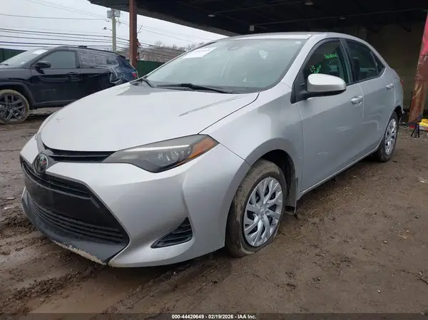 2T1BURHE5JC119185 2018 TOYOTA COROLLA - Image 2