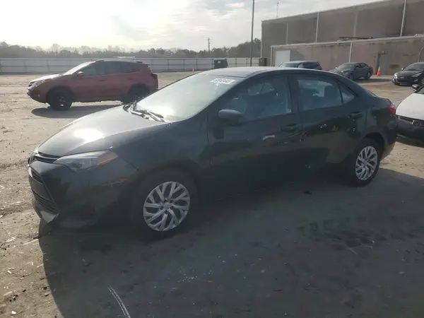 2T1BURHE5JC119753 2018 TOYOTA COROLLA - Image 1