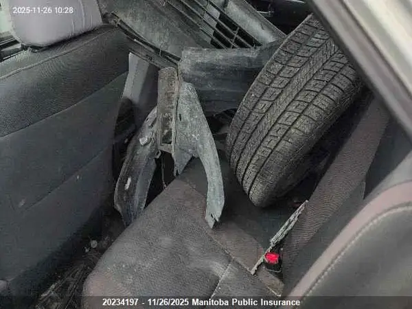 2T1BURHE5JC120076 2018 TOYOTA COROLLA - Image 8