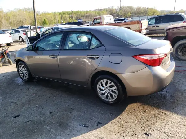 2T1BURHE5JC120319 2018 TOYOTA COROLLA - Image 2
