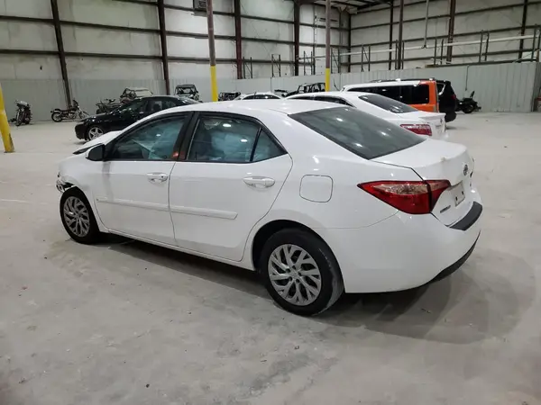 2T1BURHE5JC123284 2018 TOYOTA COROLLA - Image 2
