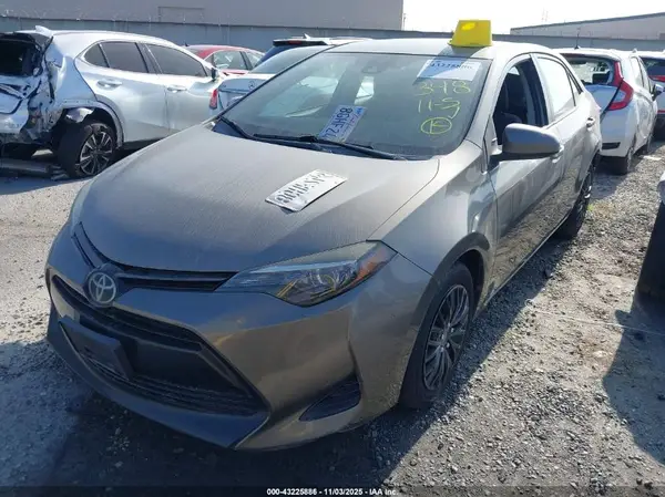 2T1BURHE5JC970497 2018 TOYOTA COROLLA - Image 2