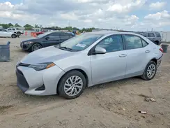 2T1BURHE5JC981015 2018 TOYOTA COROLLA