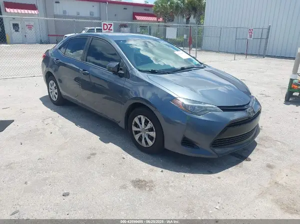 2T1BURHE5JC982794 2018 TOYOTA COROLLA - Image 1