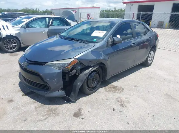 2T1BURHE5JC982794 2018 TOYOTA COROLLA - Image 2