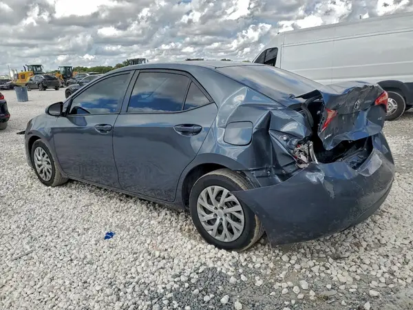 2T1BURHE5JC986490 2018 TOYOTA COROLLA - Image 2