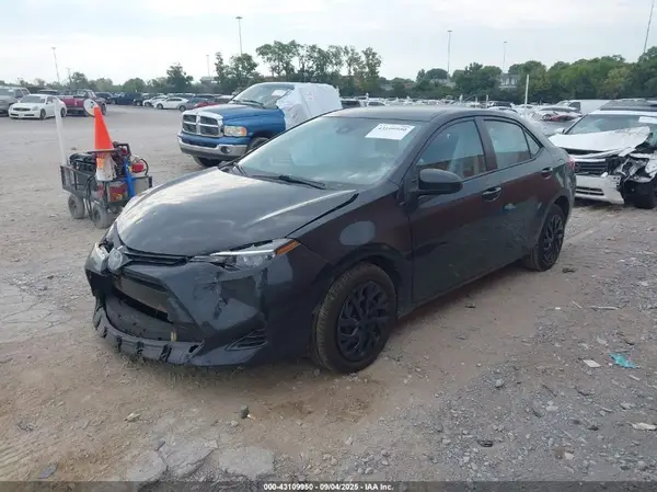 2T1BURHE5JC988241 2018 TOYOTA COROLLA - Image 2