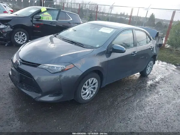 2T1BURHE5JC995996 2018 TOYOTA COROLLA - Image 2