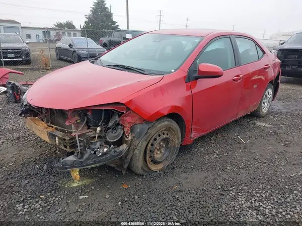 2T1BURHE5KC138675 2019 TOYOTA COROLLA - Image 2
