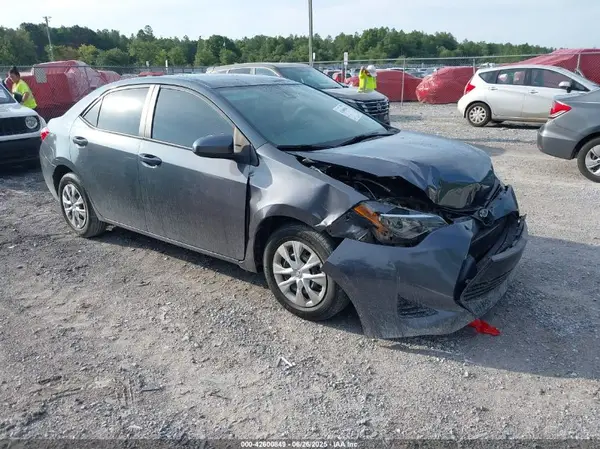 2T1BURHE5KC146856 2019 TOYOTA COROLLA - Image 1