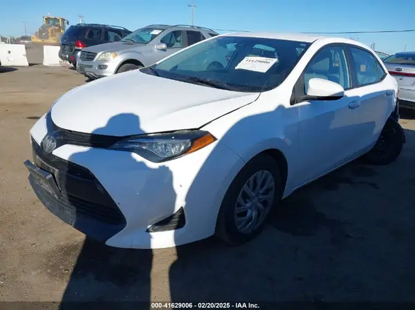 2T1BURHE5KC175774 2019 TOYOTA COROLLA - Image 2