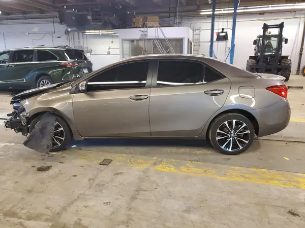 2T1BURHE5KC190498 2019 TOYOTA COROLLA - Image 2