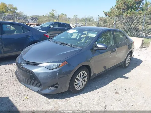 2T1BURHE5KC204156 2019 TOYOTA COROLLA - Image 2