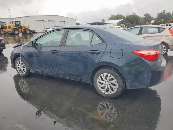 2T1BURHE5KC205159 2019 TOYOTA COROLLA - Image 2