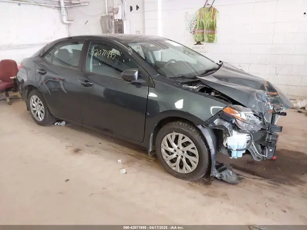 2T1BURHE5KC211768 2019 TOYOTA COROLLA - Image 1