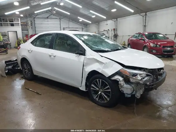 2T1BURHE6GC612818 2016 TOYOTA COROLLA - Image 1