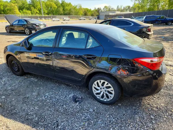 2T1BURHE6HC756533 2017 TOYOTA COROLLA - Image 2